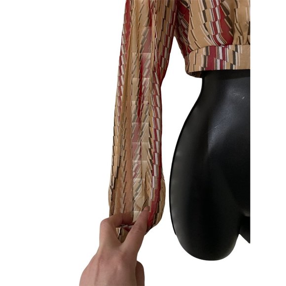 Papaya Crop Top  M Red and Rand Stripe V Neck Crop Top - Picture 3 of 6